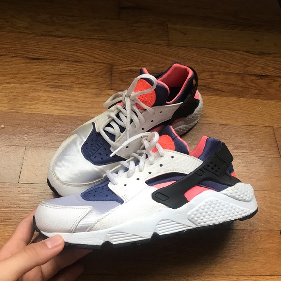 Clean Nike Huaraches - Picture 3 of 9